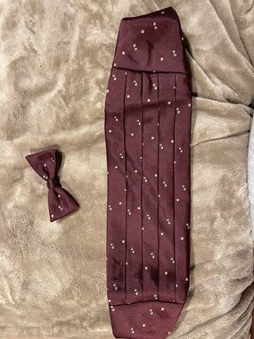 Vintage Burgundy Cummerbund and Bow Tie Set with Gold Square Accents